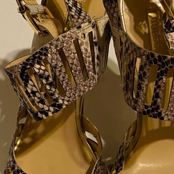 Guess Los Angeles Snake Pattern Pump Heels 9 Medium - Picture 5 of 13